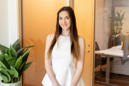 Anna Latõševa Tripod